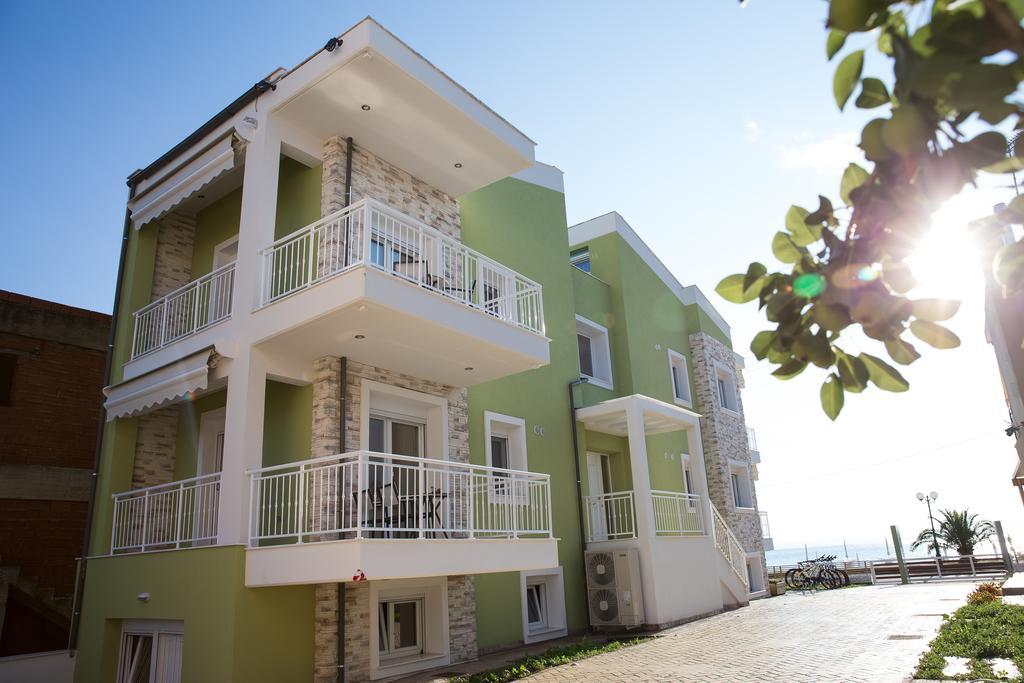 Eco Green Living Toroni Exterior photo